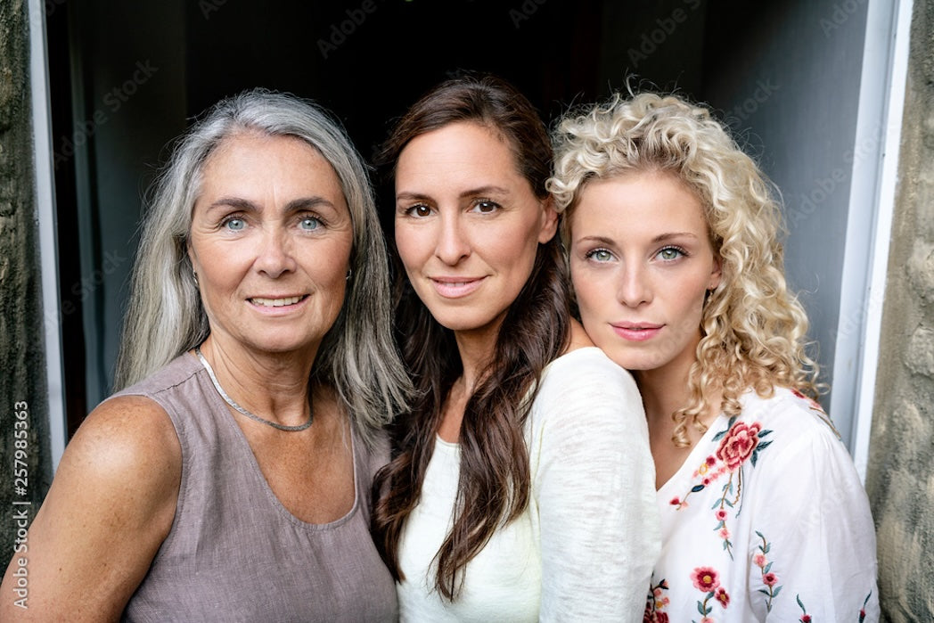 Drei Frauen in unterschiedlichen Alter nebeneinander um zu zeigen dass Paluma für jeden geeignet ist
